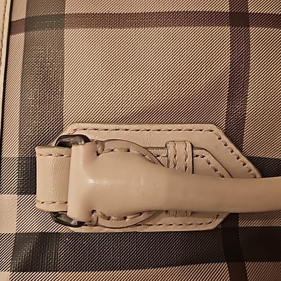 Authentic Burberry Chester Boston Bag - Picture 17 of 17